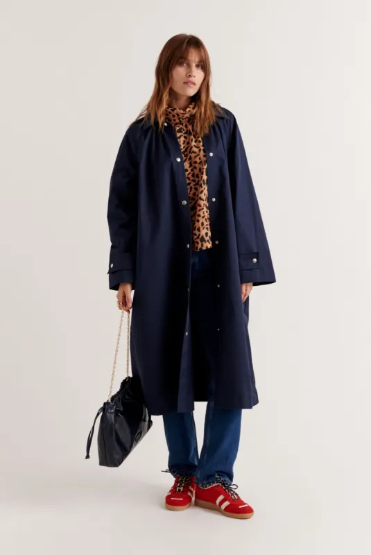 Galant navy trench coat made by Balzac Paris