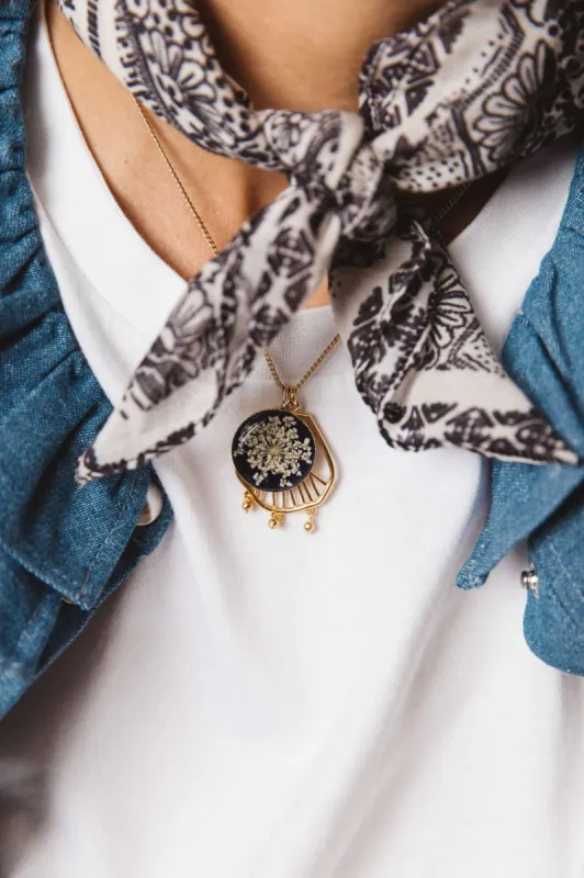 Lael navy necklace made by Balzac Paris