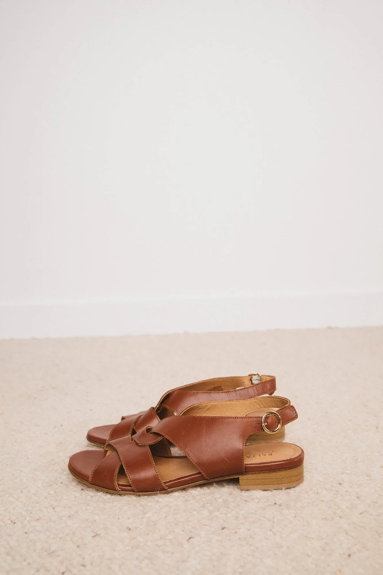 Camel Myriam crossed sandals sold by Balzac Paris product image thumbnail 3