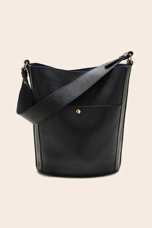 Large Sofia grained black navy interior made by Balzac Paris