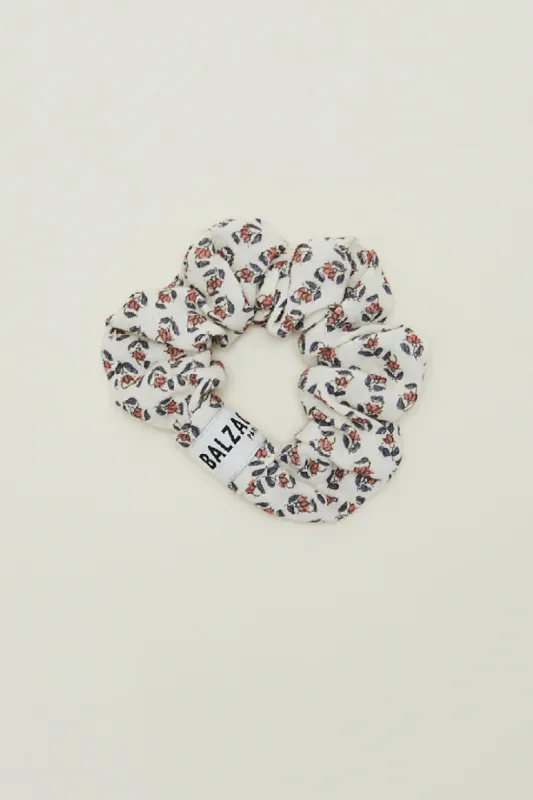 Indian printed hibiscus scrunchie sold by Balzac Paris