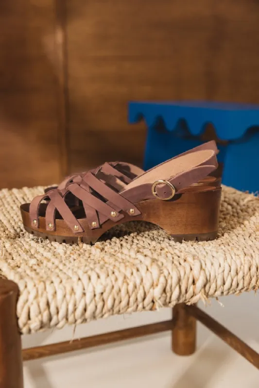 Cognac facet sandals sold by Balzac Paris