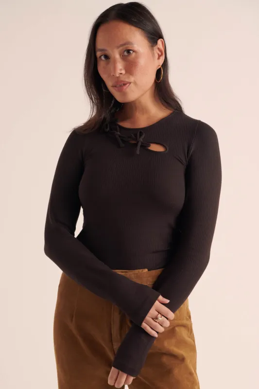 Top Angèle chocolate knots sold by Balzac Paris