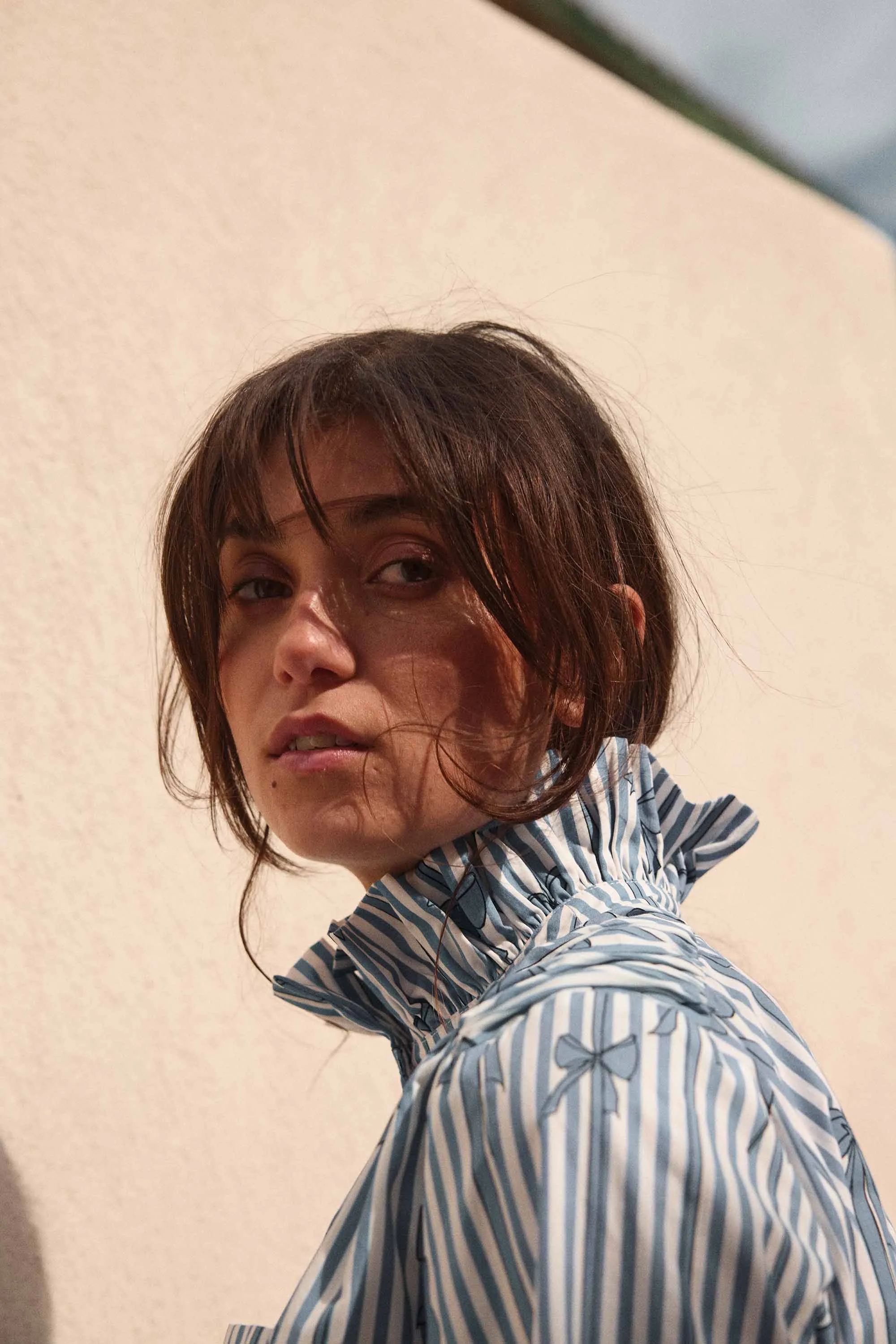 Léonor shirt with blue knot print sold by Balzac Paris product image thumbnail 2