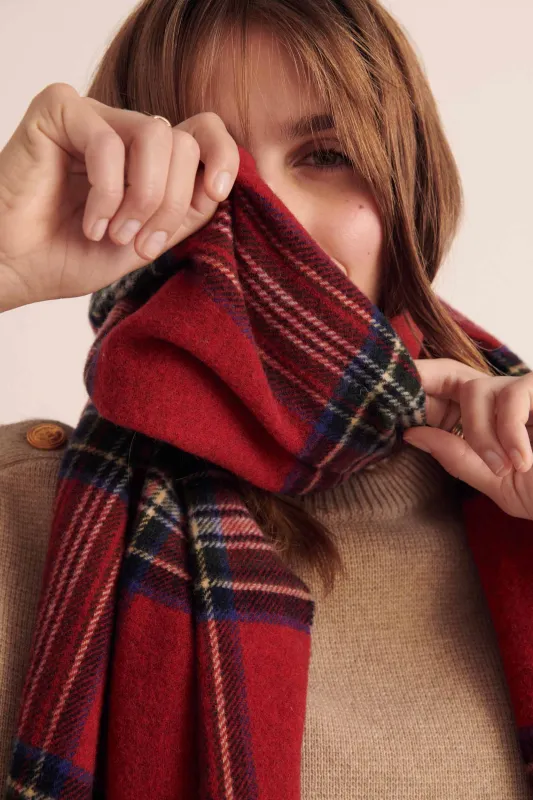 Public red tartan scarf sold by Balzac Paris