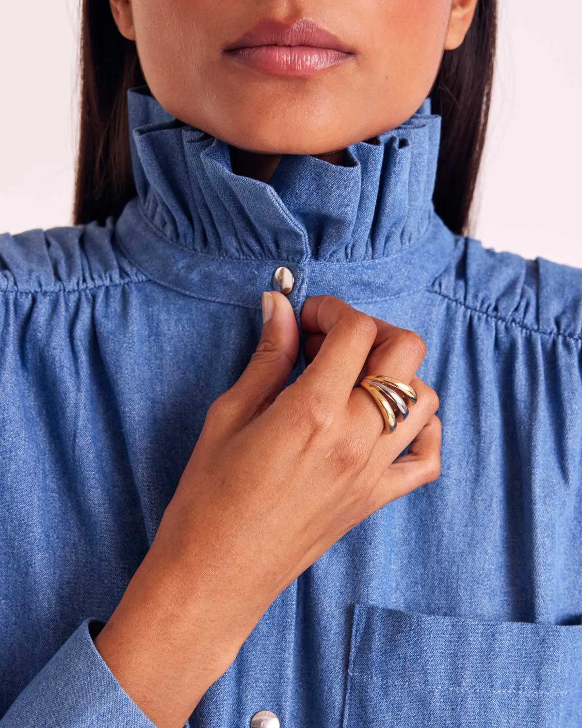 Léonor blue midi shirt sold by Balzac Paris