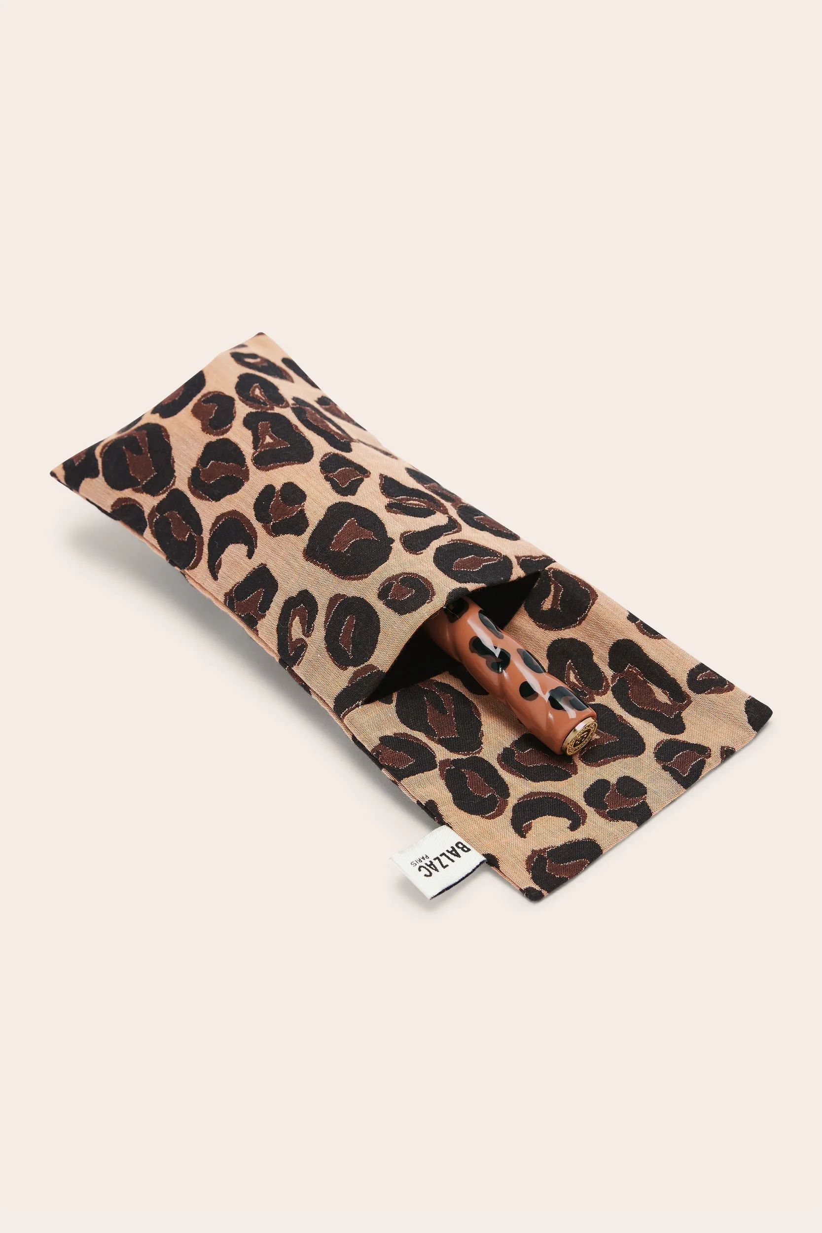 Brush N.07 Textured Leopard Hair sold by Balzac Paris product image thumbnail 5