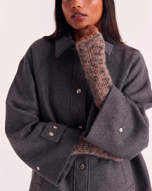 Spotted Cheetah Dimitri Mittens sold by Balzac Paris