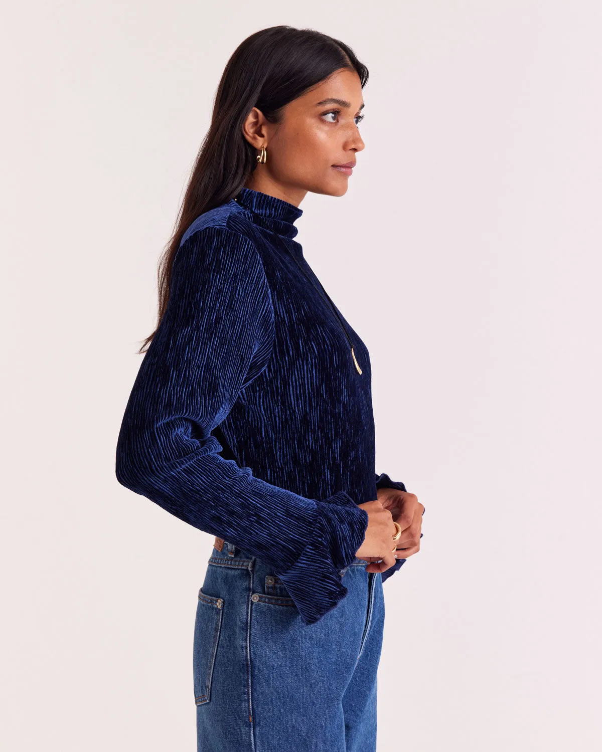 Justin royal blue velvet top sold by Balzac Paris product image thumbnail 3