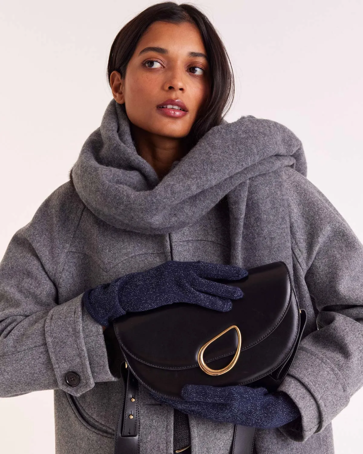 Daisy lurex navy gloves sold by Balzac Paris product image thumbnail 5