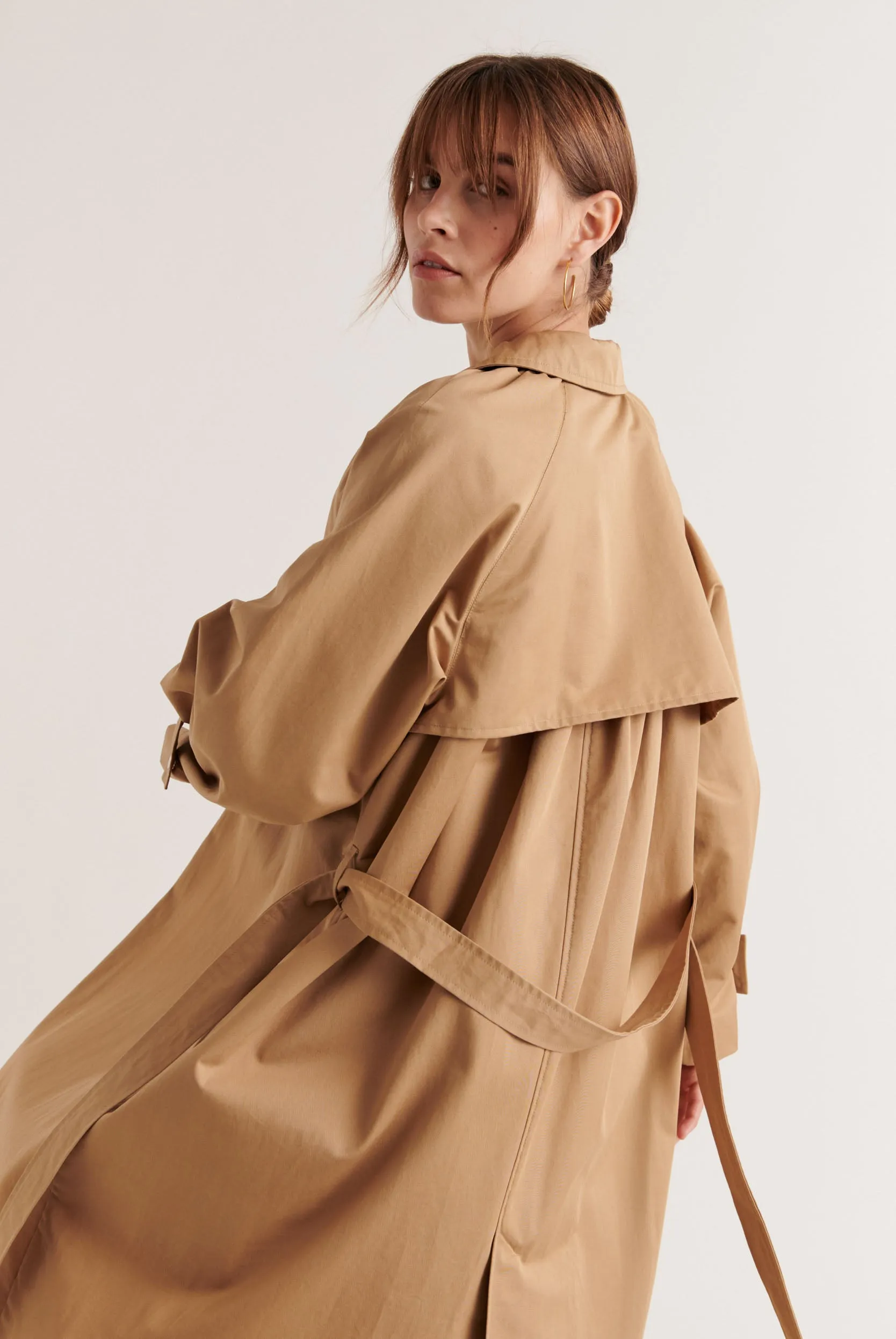 Galant beige trench coat sold by Balzac Paris product image thumbnail 2