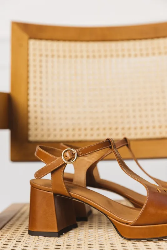 Cognac Reggiani sandals sold by Balzac Paris