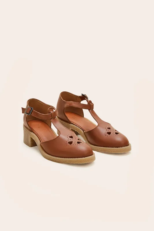 Rosie camel vegan sandals sold by Balzac Paris