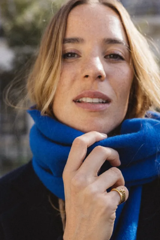 Royal blue Public scarf sold by Balzac Paris