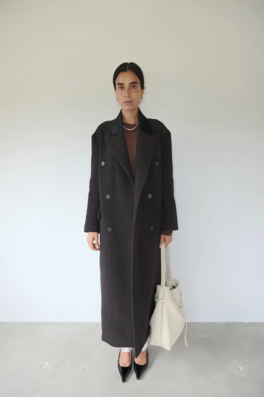 long chocolate coat enormous sold by Musier Paris