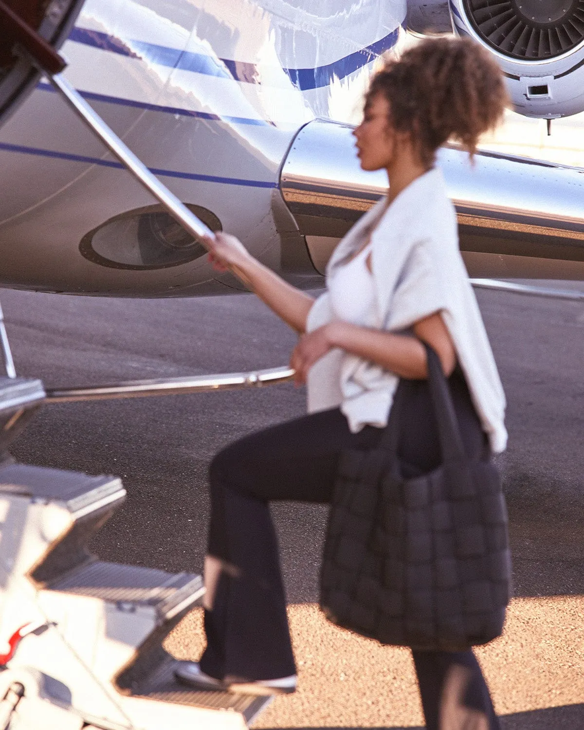 Form Invisible Scrunch Flare Leggings | Black sold by Crop Shop Boutique product image thumbnail 2