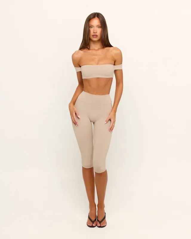 Form Invisible Scrunch Capri Leggings | Fawn sold by Crop Shop Boutique