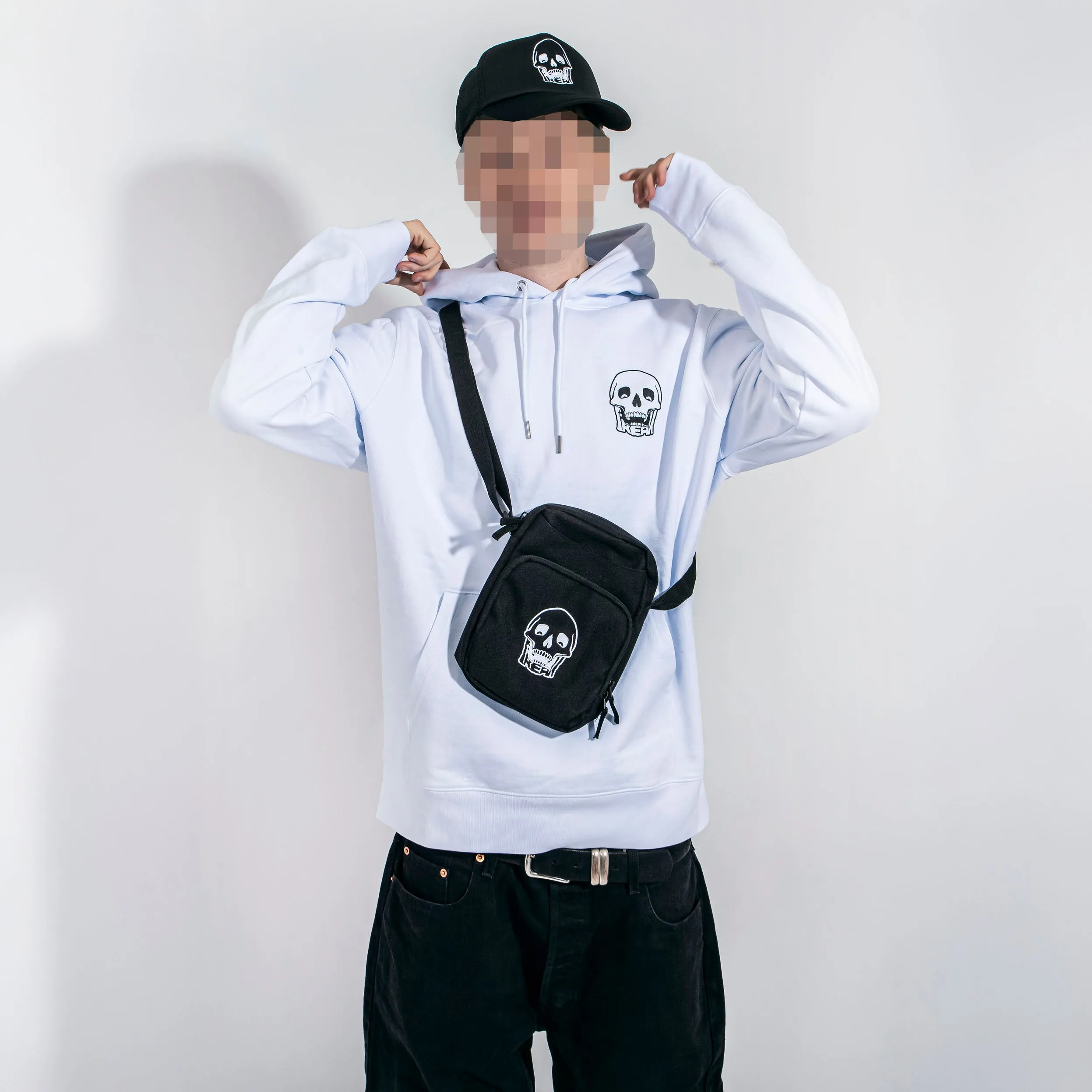 ESSENTIAL LOGO HOODIE (WHITE) sold by Freak product image thumbnail 3