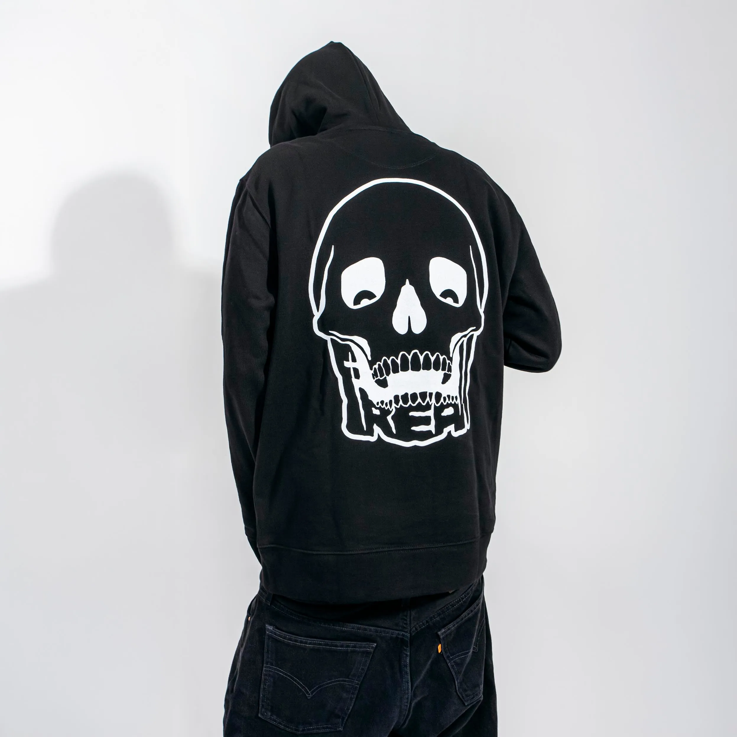 ESSENTIAL LOGO HOODIE (BLACK) sold by Freak product image thumbnail 4