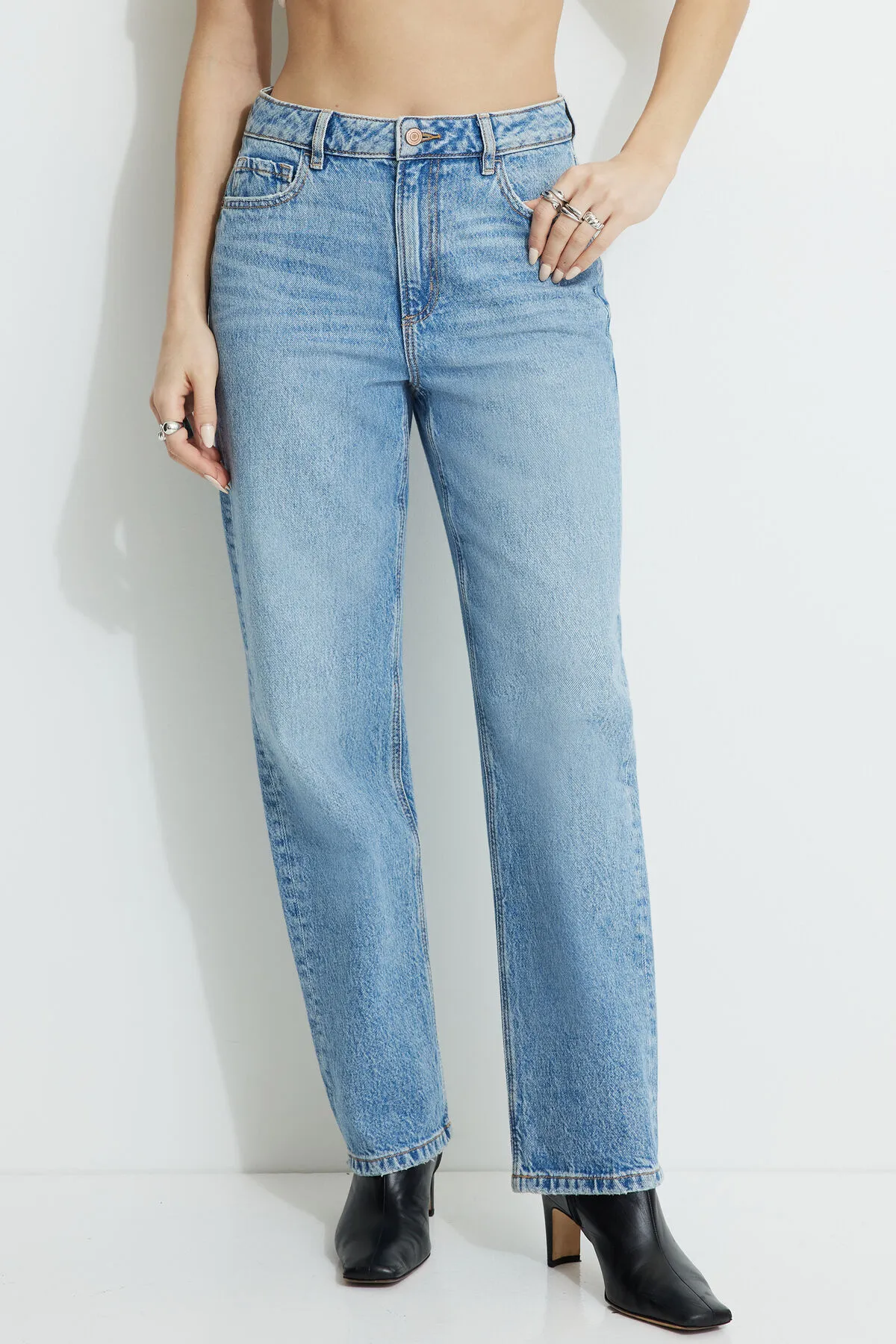 Justina Straight Leg Jeans sold by Dynamite product image thumbnail 2