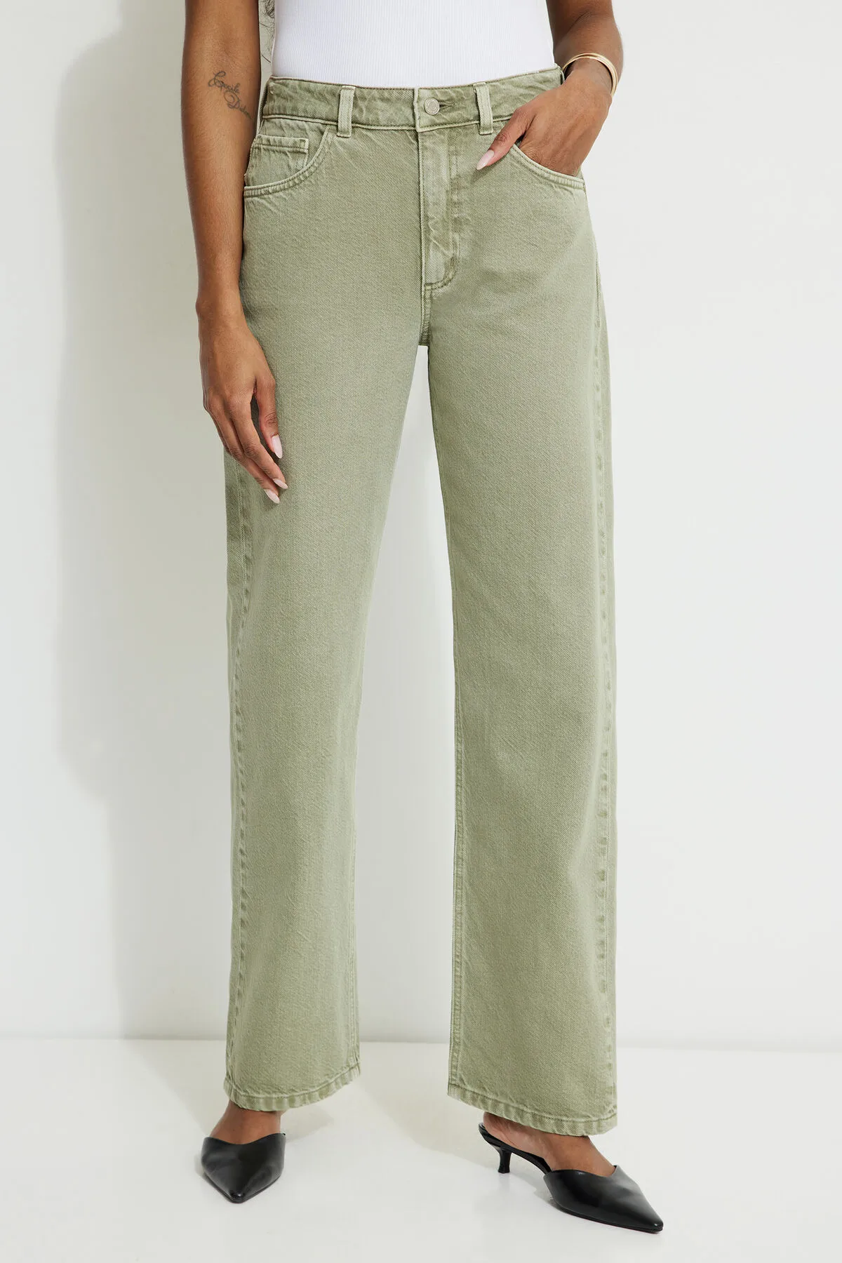 Mika Mid Rise Relaxed Straight Leg Jeans sold by Dynamite product image thumbnail 2