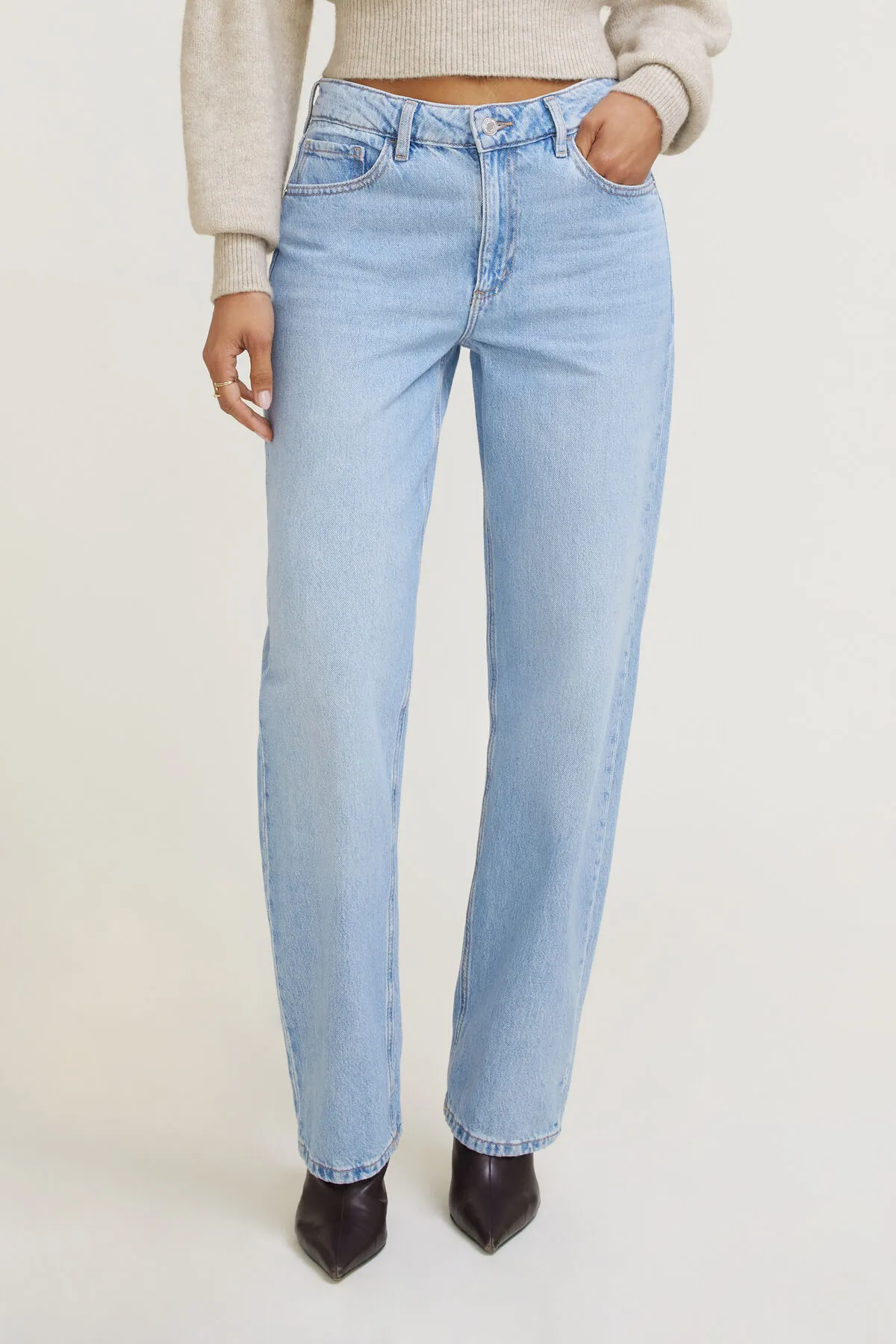 Mika Mid Rise Relaxed Straight Leg Jeans sold by Dynamite product image thumbnail 4