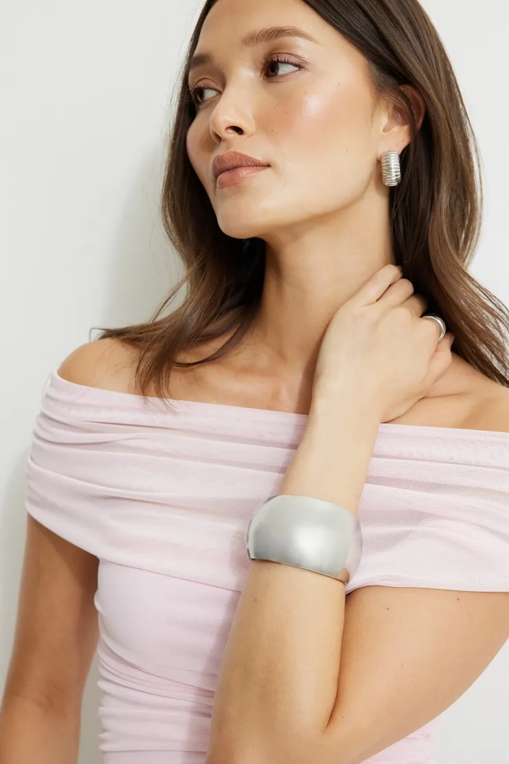 Oversized Chunky Snap Bangle Bracelet - Dynamite - Greys - Women Clothing sold by Dynamite product image thumbnail 2