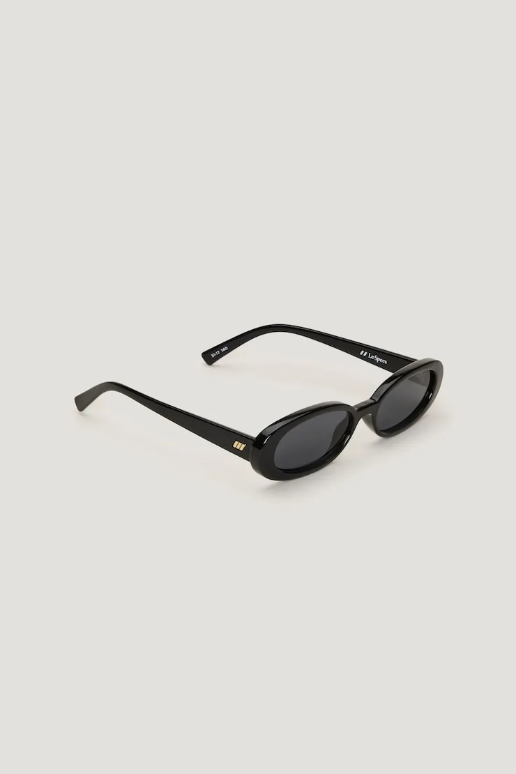 LE SPECS | Outta Love Oval Sunglasses - Dynamite - Purple - Women Clothing sold by Dynamite product image thumbnail 3