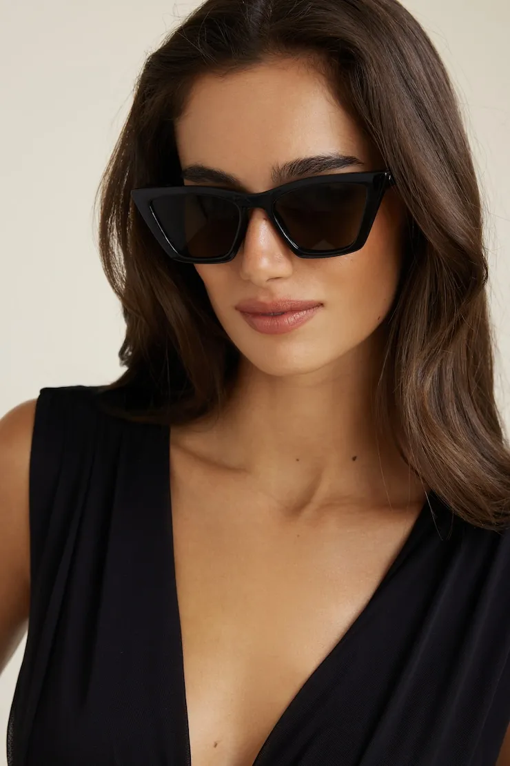 LE SPECS | Velodrome Cat Eye Sunglasses - Dynamite - Green - Women Clothing sold by Dynamite product image thumbnail 3