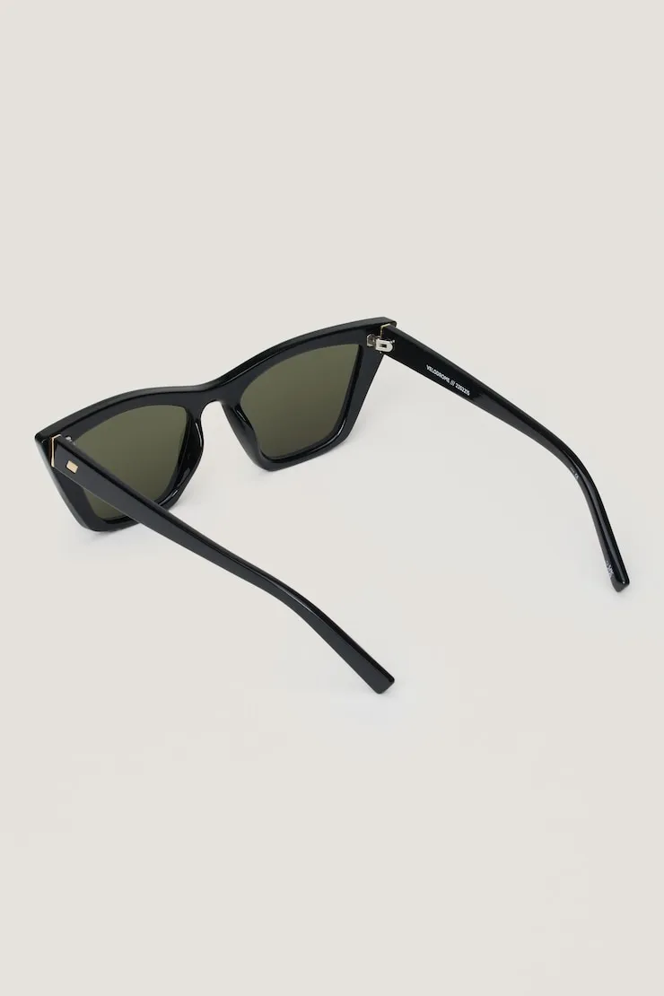 LE SPECS | Velodrome Cat Eye Sunglasses - Dynamite - Green - Women Clothing sold by Dynamite product image thumbnail 5