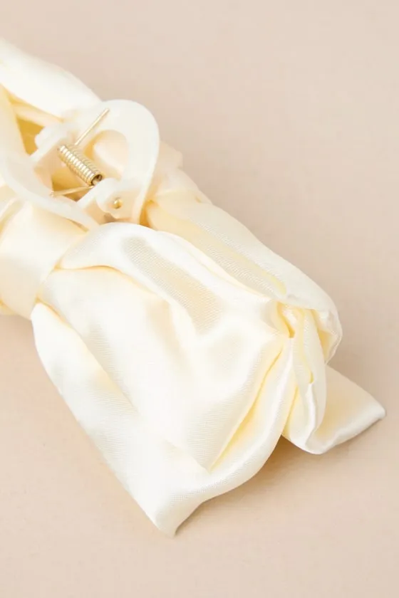Sleek Conclusion Ivory Bow Claw Hair Clip sold by Lulus product image thumbnail 2