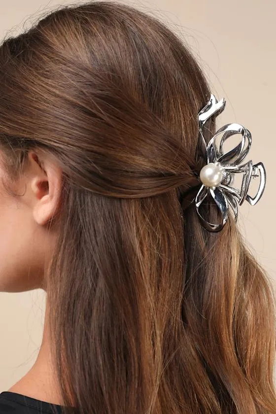 Posh Brilliance Silver Pearl Bow Claw Hair Clip sold by Lulus product image thumbnail 3