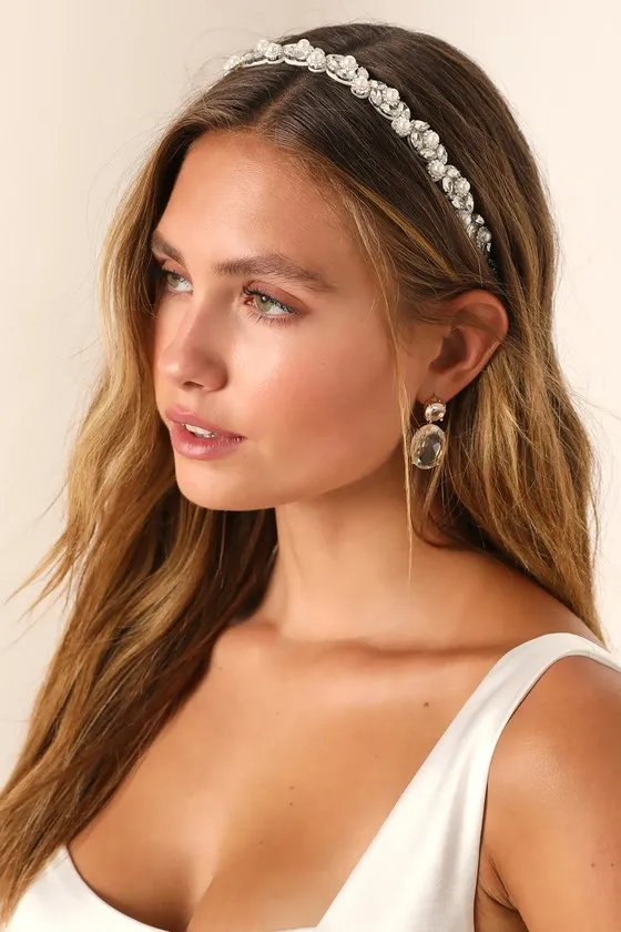 Special Day Sparkle Silver Rhinestone Pearl Bridal Belt sold by Lulus product image thumbnail 2