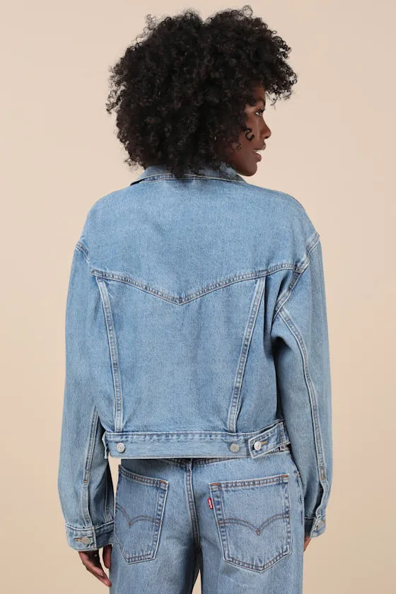 Shrunken '90s Trucker Medium Wash Denim Jacket sold by Lulus product image thumbnail 3