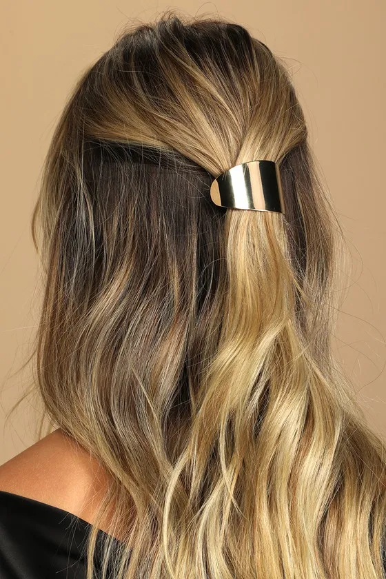 Contemporary Piece Gold Hair Clip sold by Lulus product image thumbnail 2