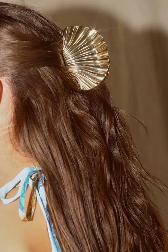 Merike Gold Seashell Two-Piece Claw Hair Clip Set sold by Lulus product image thumbnail 3