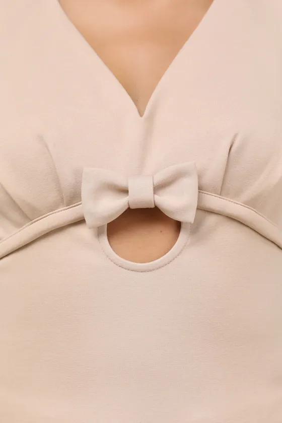 Patrizia Beige Cutout Bow V-Neck Sleeveless Top sold by Lulus product image thumbnail 4