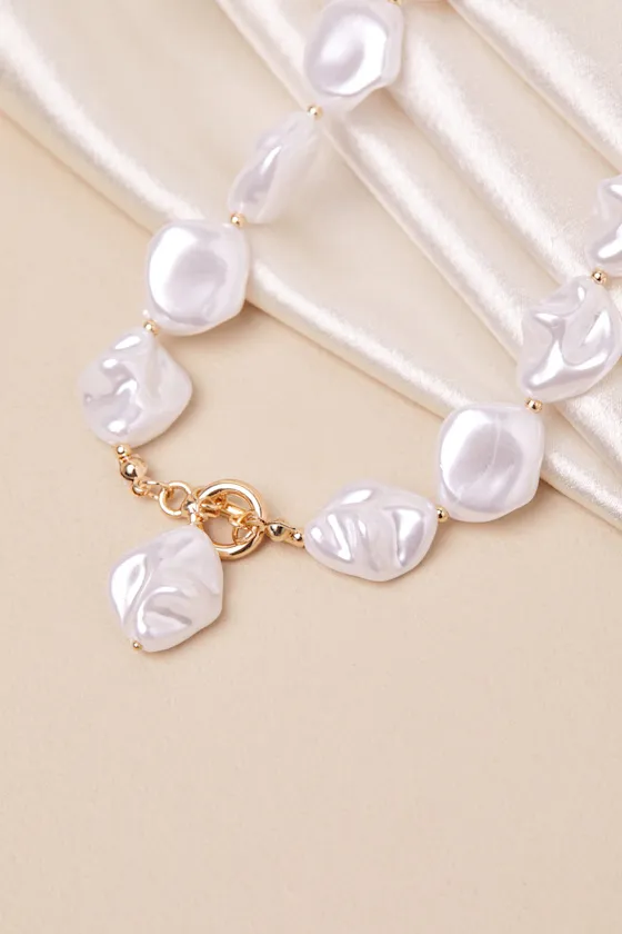 Novia White Pearl Choker Necklace sold by Lulus product image thumbnail 4