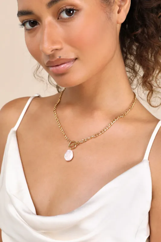 Jade Gold Pearl Chain Link Toggle Necklace sold by Lulus
