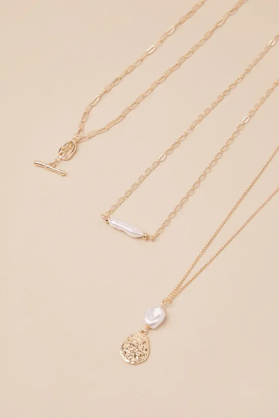 Quinnie Gold Pearl Pendant Layered Necklace sold by Lulus product image thumbnail 4