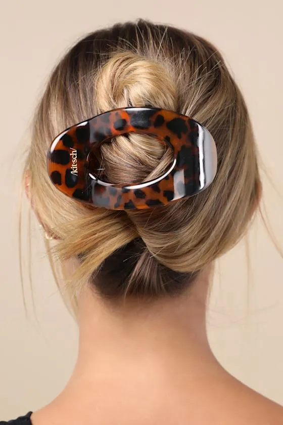 Flat Brown Tortoiseshell Cloud Clip sold by Lulus