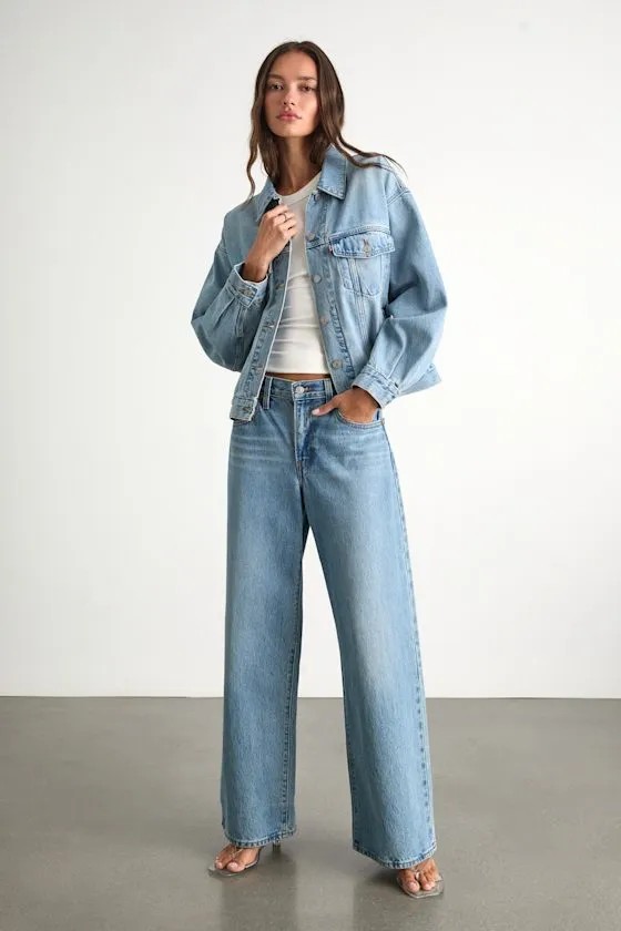 '90s Trucker Light Wash Denim Jacket sold by Lulus product image thumbnail 3
