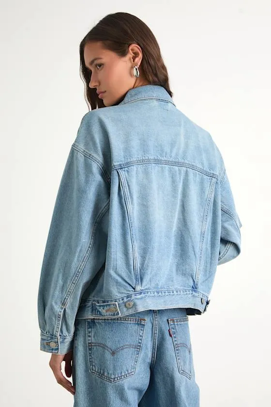 '90s Trucker Light Wash Denim Jacket sold by Lulus product image thumbnail 4