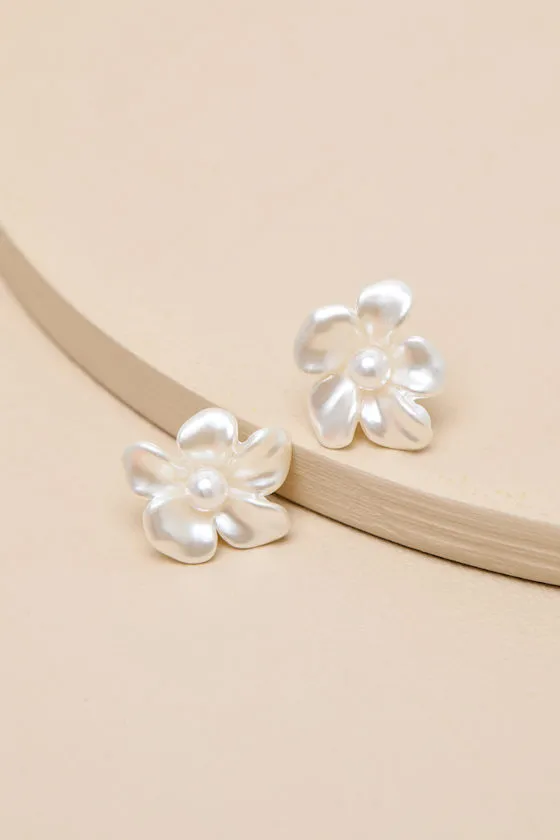 Sasha White Flower Stud Earrings sold by Lulus