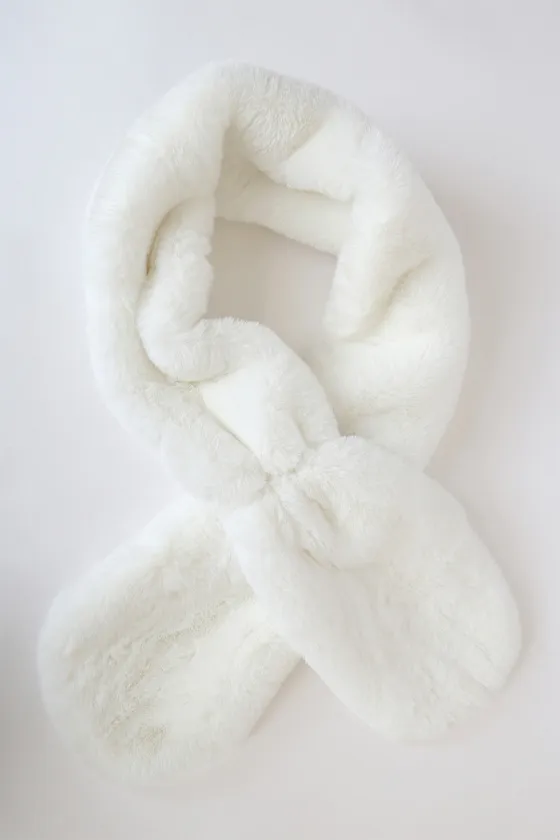 Upscale Style White Faux Fur Stole sold by Lulus product image thumbnail 2
