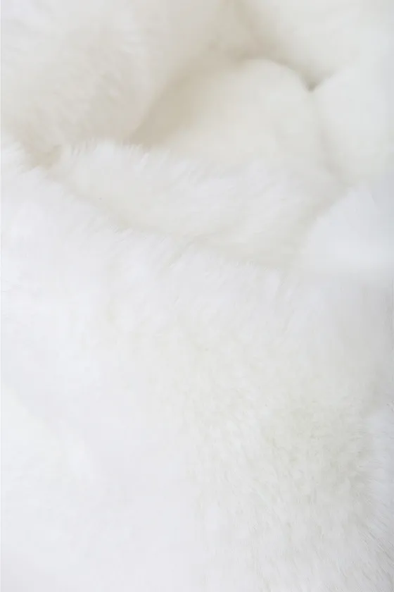 Upscale Style White Faux Fur Stole sold by Lulus product image thumbnail 3