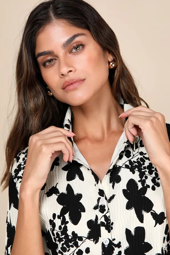 Modern Direction Cream Floral Plisse Cropped Button-Up Top sold by Lulus product image thumbnail 4