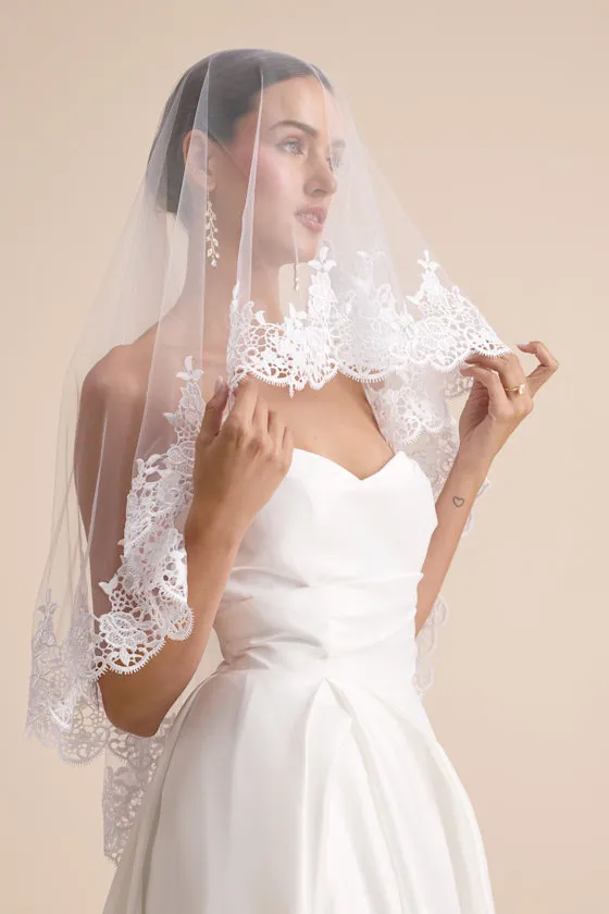 Calder White Mesh Lace Scalloped Bridal Veil sold by Lulus product image thumbnail 3