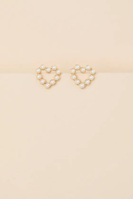 Caris 14KT Gold Pearl Heart Charm Necklace and Earring Set sold by Lulus product image thumbnail 3
