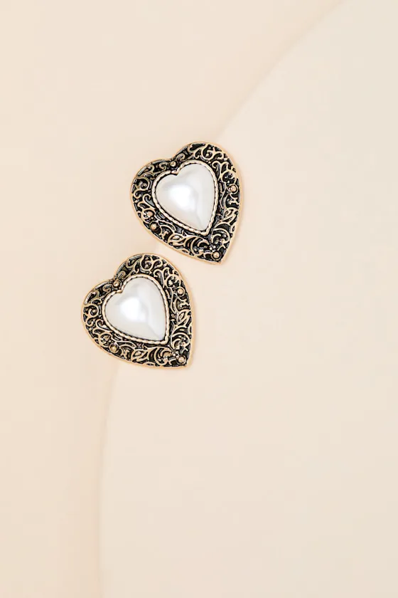 Madeira Gold Vintage Pearl Heart Earrings sold by Lulus product image thumbnail 2